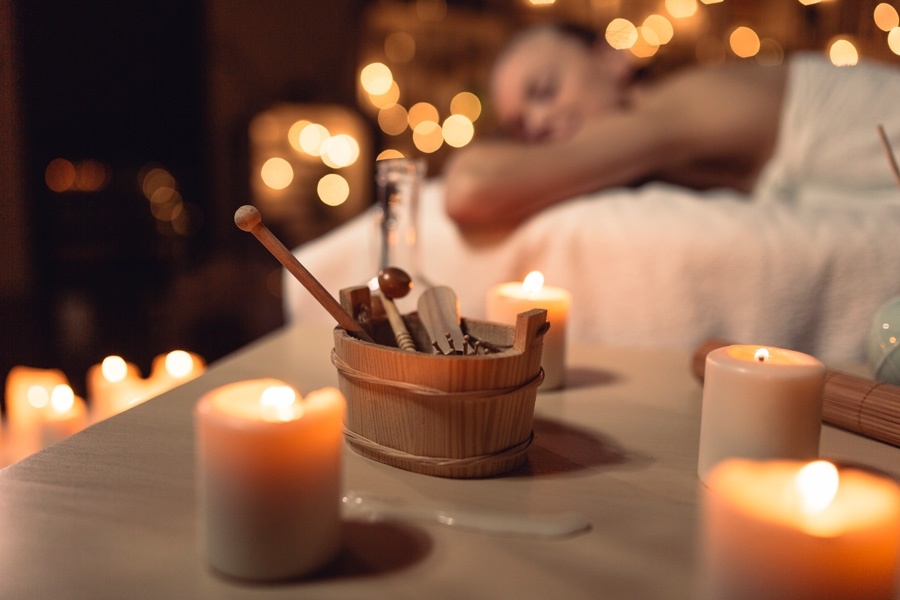 What Are the Health Perks of a Hot Rock Massage Therapy?